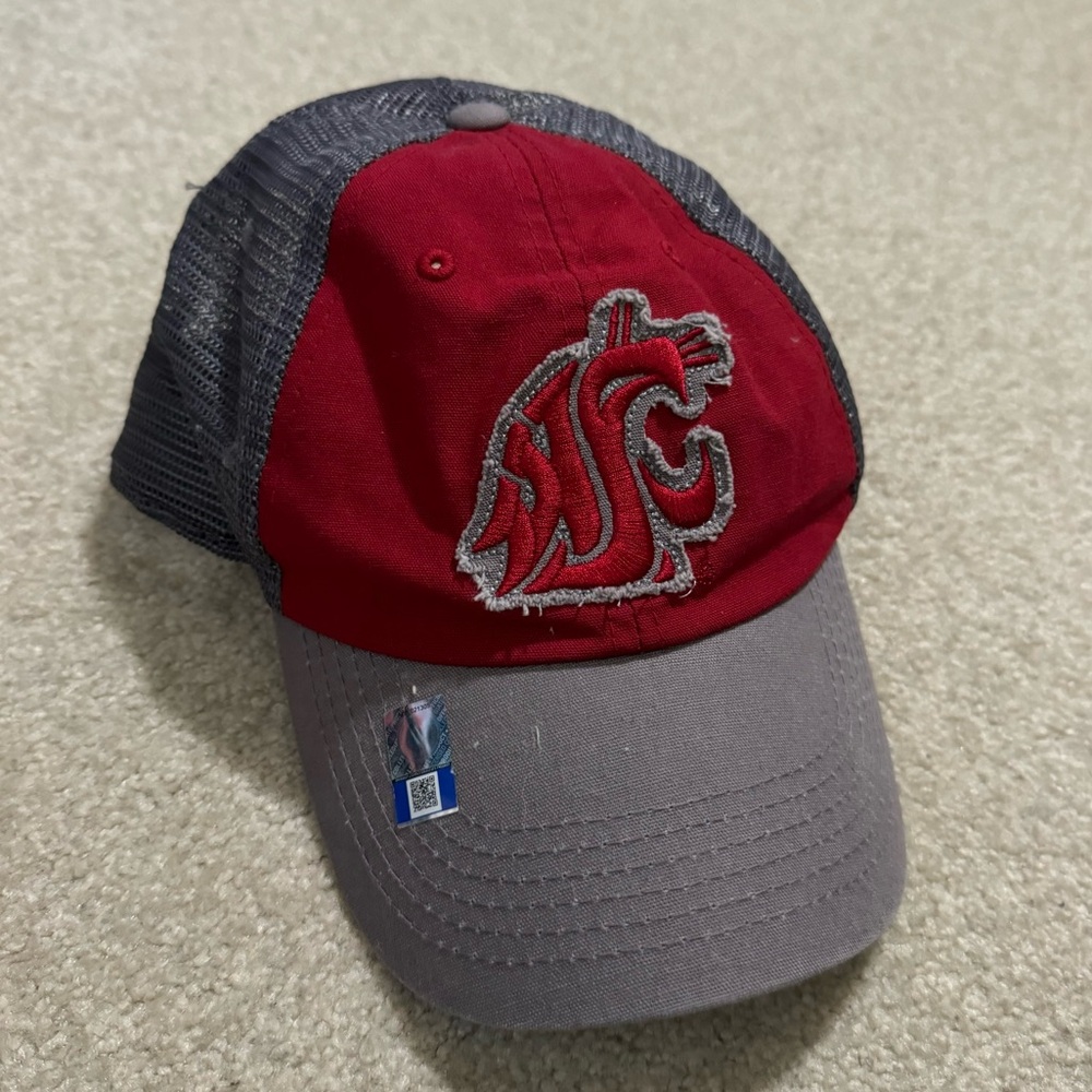 Washington State University Captivating Embroidered Patch Logo Trucker Hat-OS